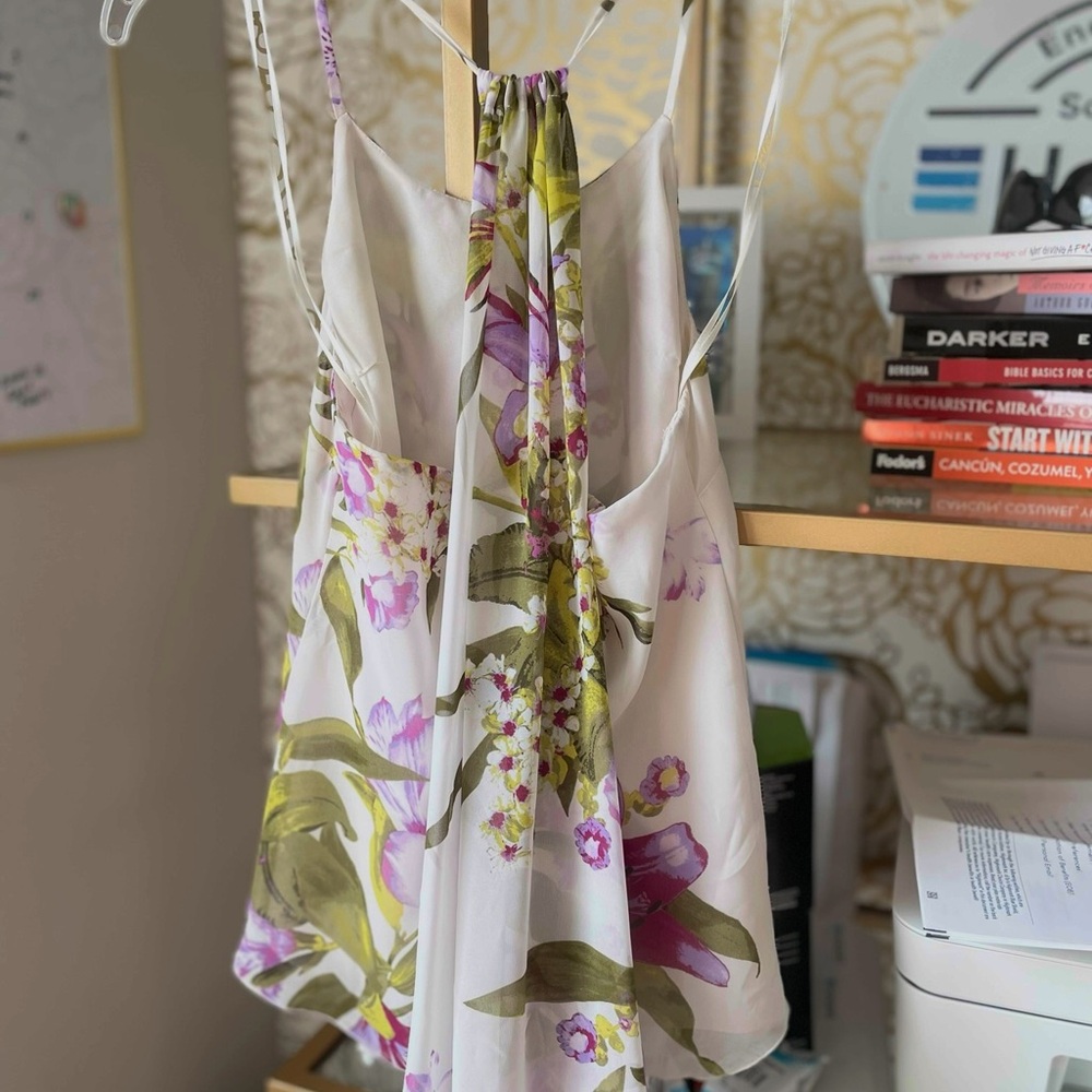 Floral Top - Picture 3 of 3